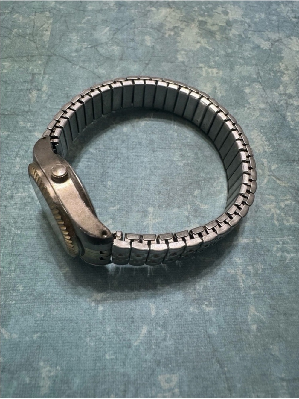VINTAGE M Z BERGER LADIES TWO TONE STRETCH BAND WATCH - Picture 3 of 8